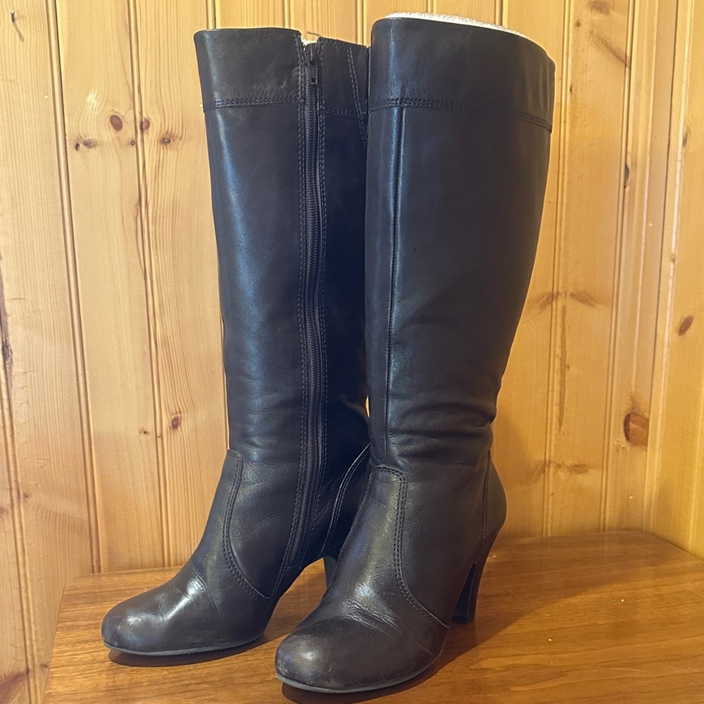 Gianni Bini Dark Brown Leather Heeled Boots